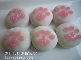 玉川堂の肉球羽二重餅