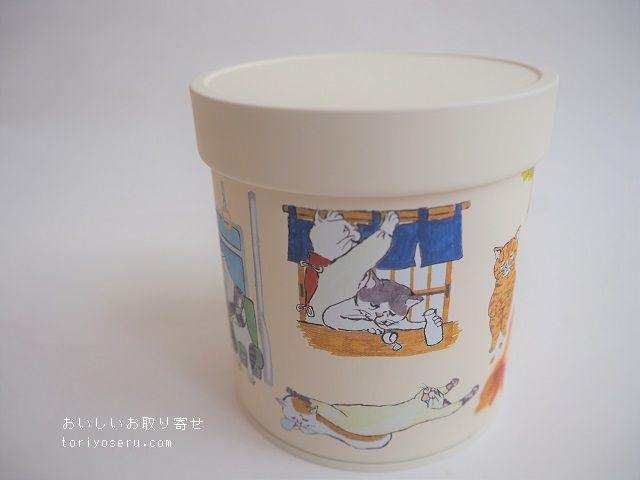 宇治田原製茶場のねこ柄缶緑茶とねこ柄煎茶椀