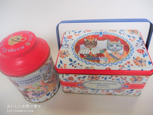 アフタヌーンティルームの猫の缶入り紅茶とお菓子