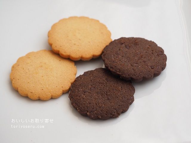 カフェタナカのビスキュイシンプリテ（ブールアマンド＆ショコラサントメ）