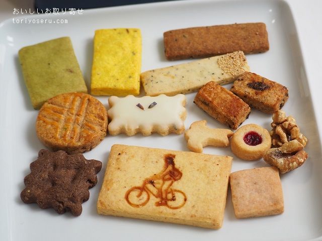TAYORIのクッキー缶ｰ紺ｰ