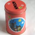日の出屋製菓さんの湯の花せんべい×ムーミンコラボ缶