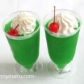 昭和レトロでかわいい。黒髭喫茶のクリームソーダゼリー
