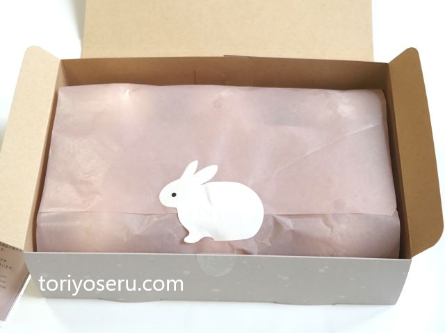 うさぎスイーツ。ウサギの形をした生チーズムースケーキ。OIMO&MOTCHのうさもっち6個入り