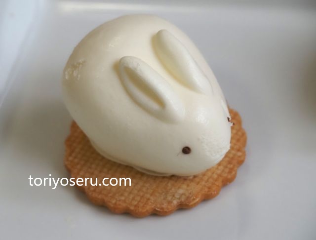 うさぎスイーツ。ウサギの形をした生チーズムースケーキ。OIMO&MOTCHのうさもっち6個入り