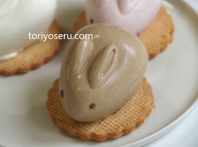 うさぎスイーツ。ウサギの形をした生チーズムースケーキ。OIMO&MOTCHのうさもっち6個入り