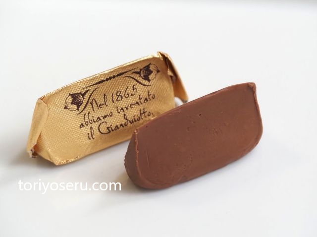 カファレルチョコレートのケーキ缶