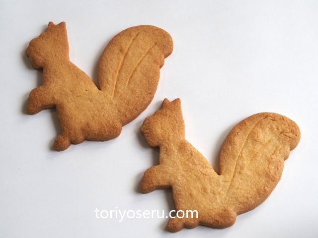 369菓子店のリスサブレ缶、三毛猫クッキー、肉球クッキー