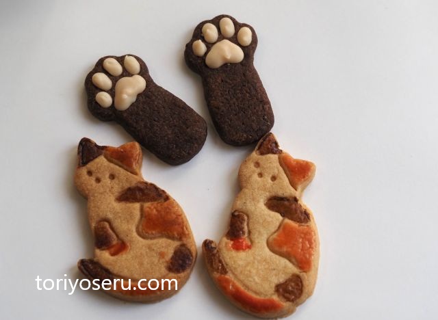 369菓子店のリスサブレ缶、三毛猫クッキー、肉球クッキー