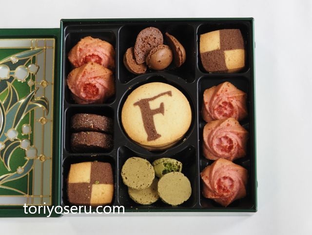 Foucherフーシェの花咲く窓辺のプチフール。クッキー缶（すずらん）