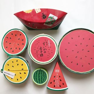 すいか🍉パッケージ🍉かわい。
#缶#缶好き#缶コレクション #箱 #箱好き #かわいい箱 #パッケージ可愛い #パッケージデザイン #box #toriyoseru.com#夏#すいか#中川政七商店#緑寿庵清水#萬年堂#日本橋長兵衛
